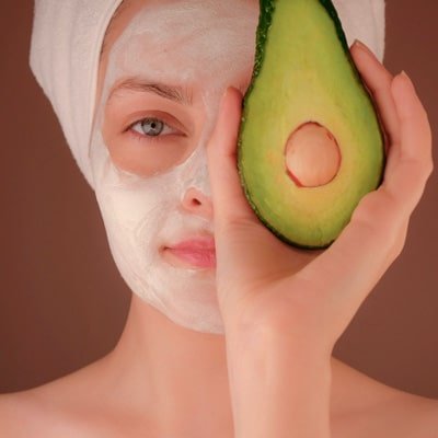 oak-beauty-saloon-and-spa-face-masking